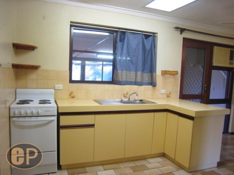 11 Pembroke Street, Bicton WA 6157