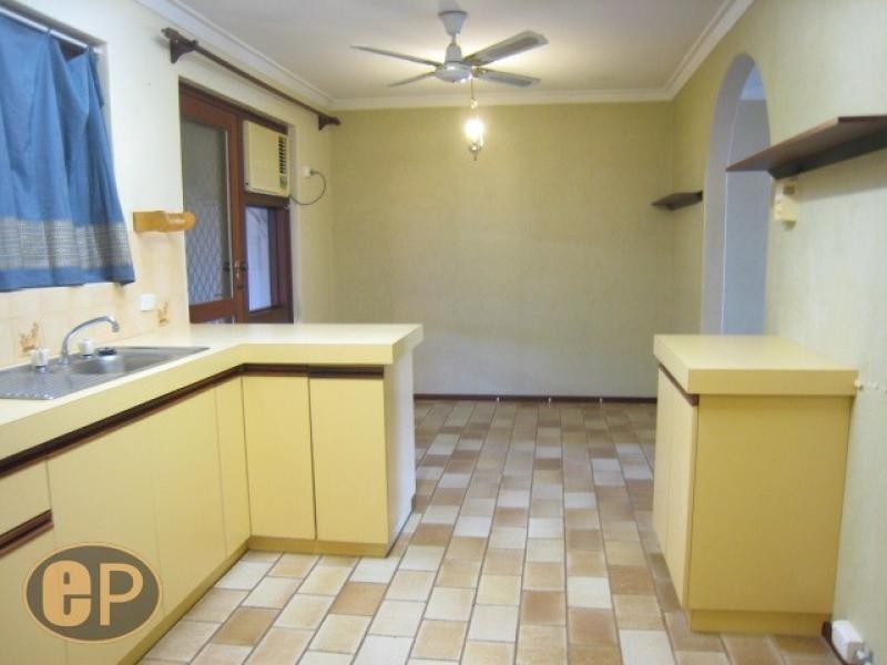 11 Pembroke Street, Bicton WA 6157
