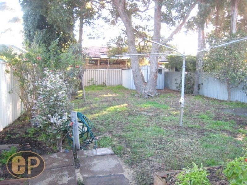 11 Pembroke Street, Bicton WA 6157