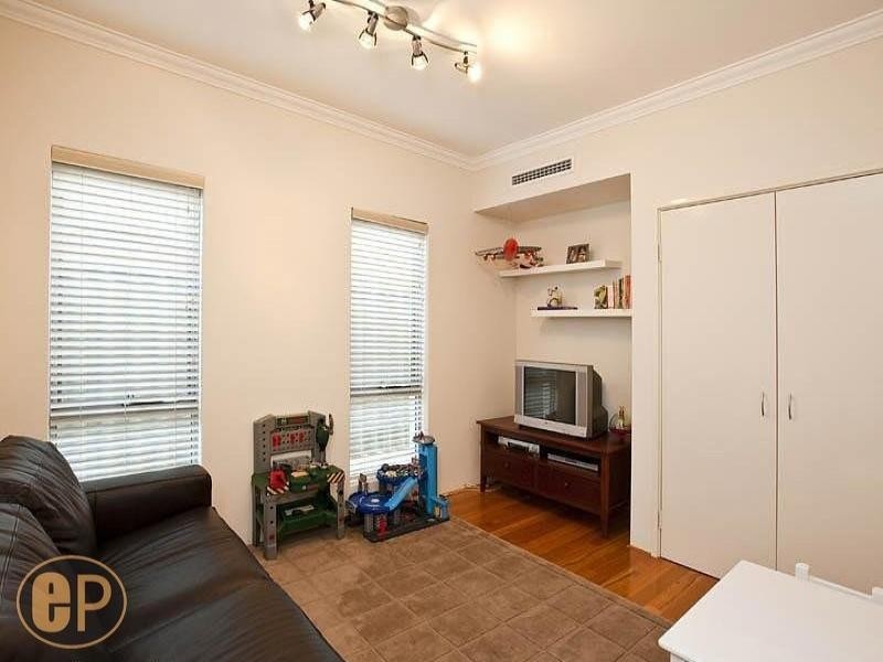 10B Davy Street, Alfred Cove WA 6154