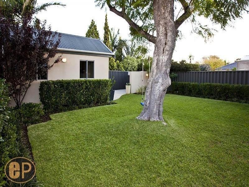 10B Davy Street, Alfred Cove WA 6154
