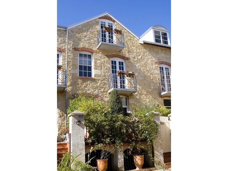 6/17 Essex Street, Fremantle WA 6160