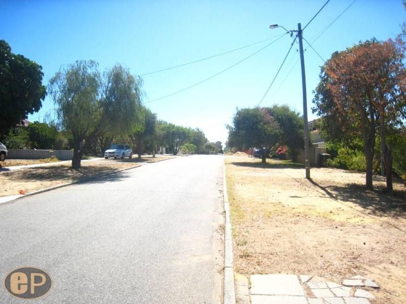 104 Moreing Road, Attadale WA 6156