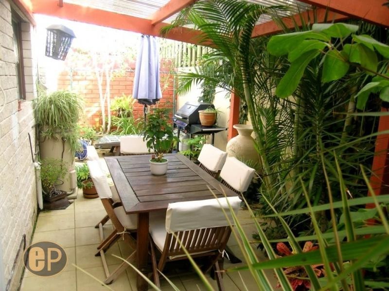 2/13 Lockhart Street, Como WA 6152