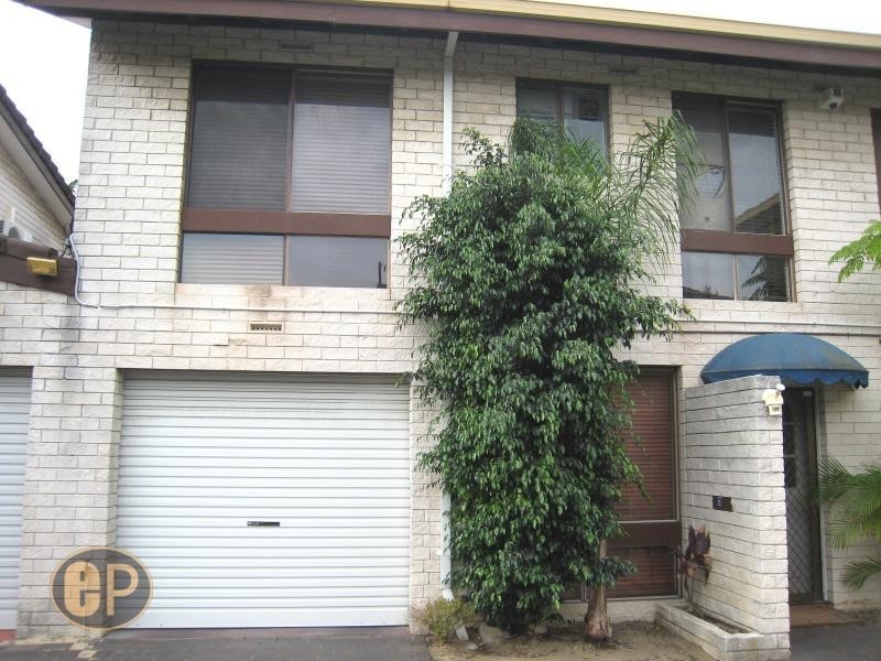 2/13 Lockhart Street, Como WA 6152