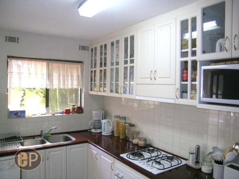 2/13 Lockhart Street, Como WA 6152