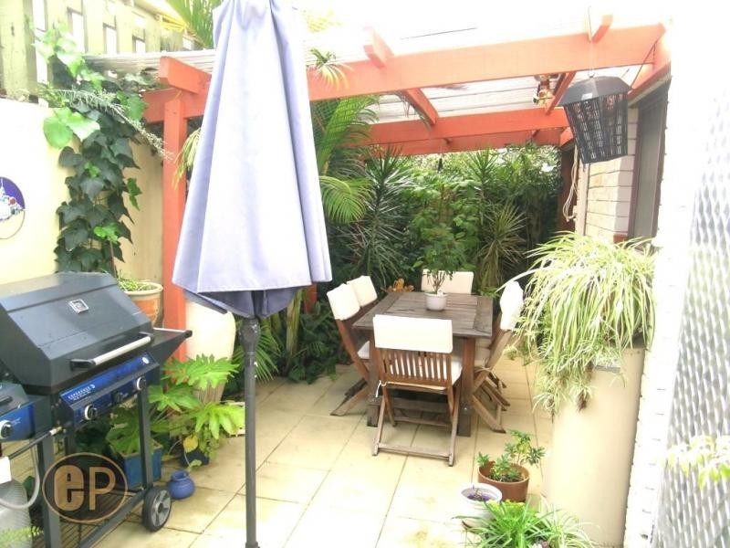 2/13 Lockhart Street, Como WA 6152