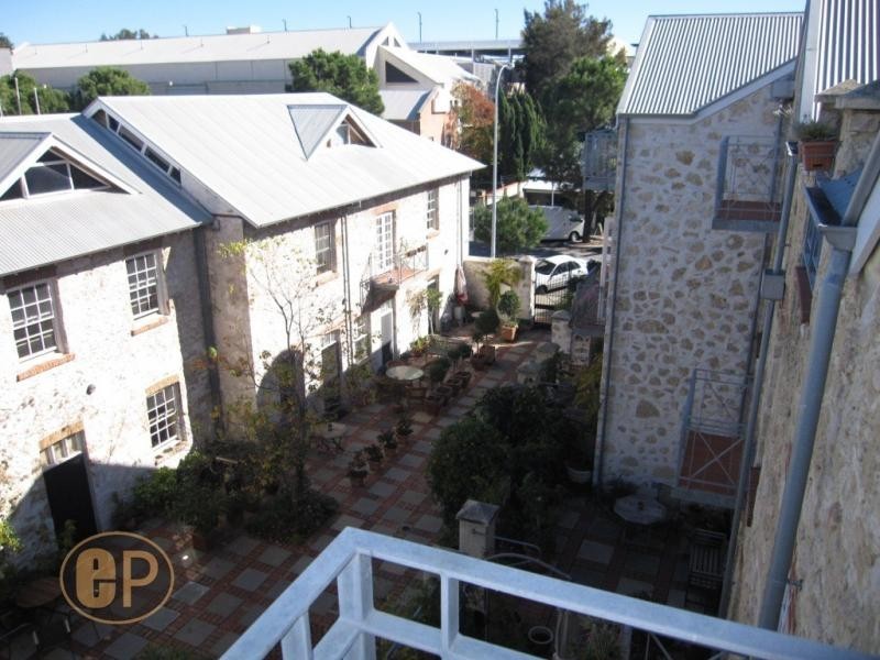 17 Essex Street, Fremantle WA 6160