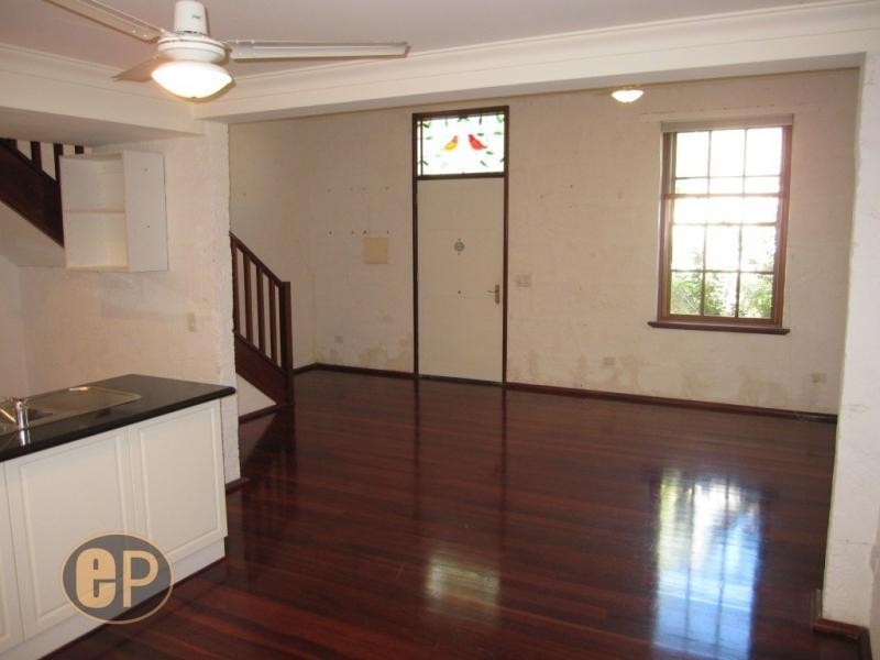 17 Essex Street, Fremantle WA 6160