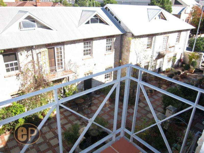 17 Essex Street, Fremantle WA 6160