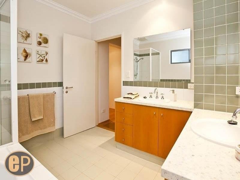 10B Davy Street, Alfred Cove WA 6154