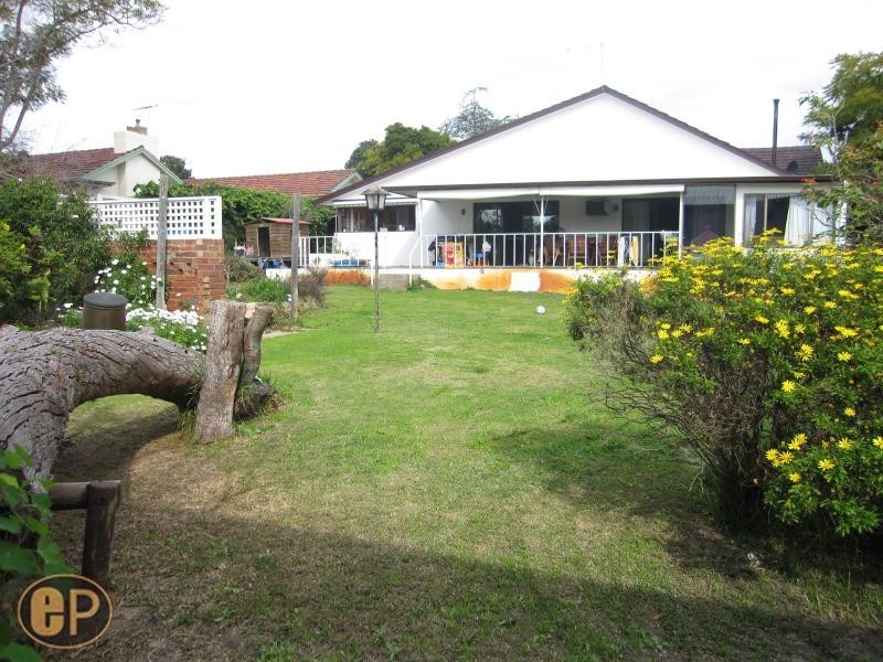 41 Davy Street, Alfred Cove WA 6154