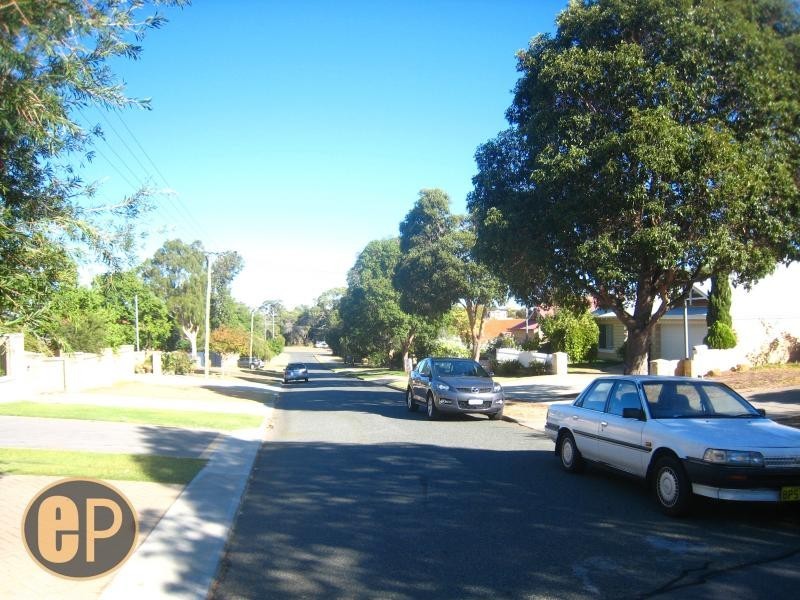 11 Pembroke Street, Bicton WA 6157