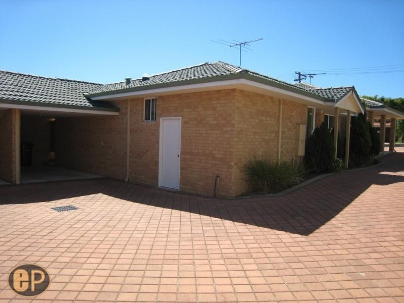 2/12 Kanimbla Road, Bicton WA 6157
