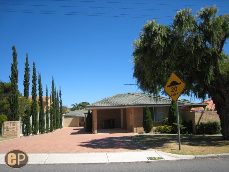 2/12 Kanimbla Road, Bicton WA 6157