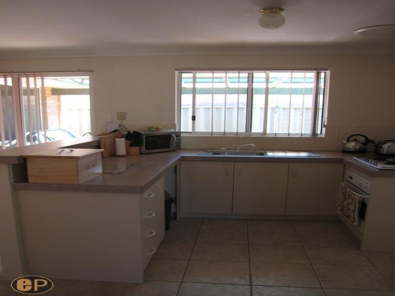 2/12 Kanimbla Road, Bicton WA 6157