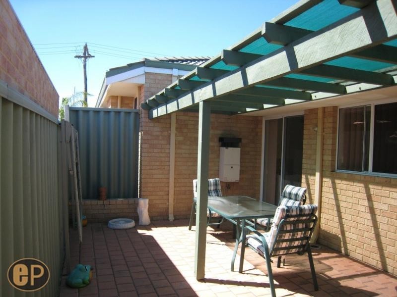 2/12 Kanimbla Road, Bicton WA 6157