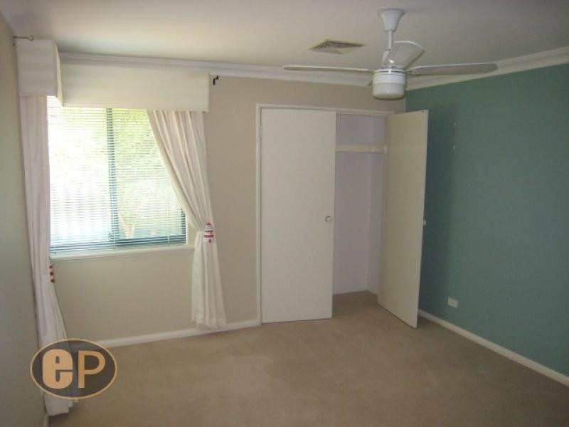 10 Unwin Crescent, Salter Point WA 6152