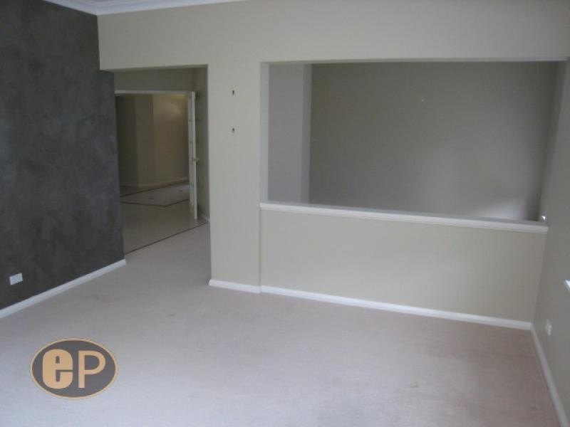 10 Unwin Crescent, Salter Point WA 6152