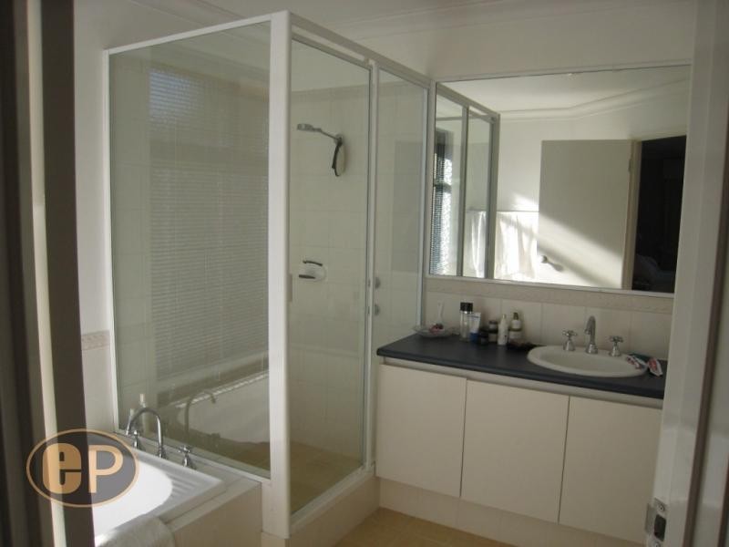 10 Unwin Crescent, Salter Point WA 6152