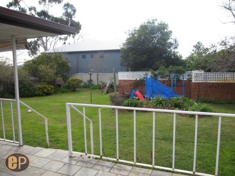 41 Davy Street, Alfred Cove WA 6154