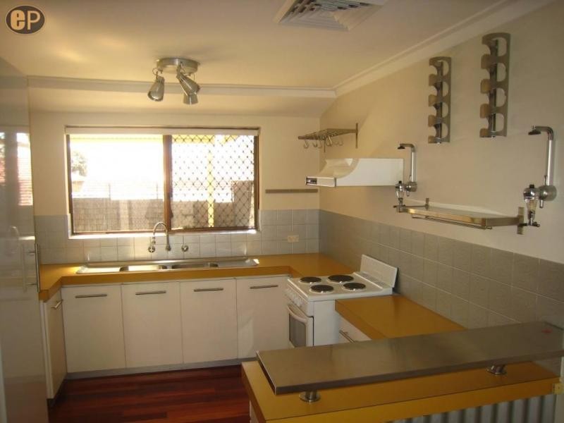 10/104 Moreing Road, Attadale WA 6156