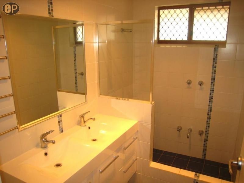 10/104 Moreing Road, Attadale WA 6156