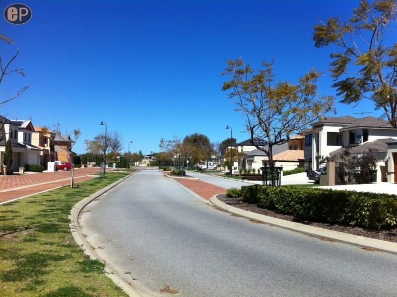 64 Roselea Boulevard, Stirling WA 6021