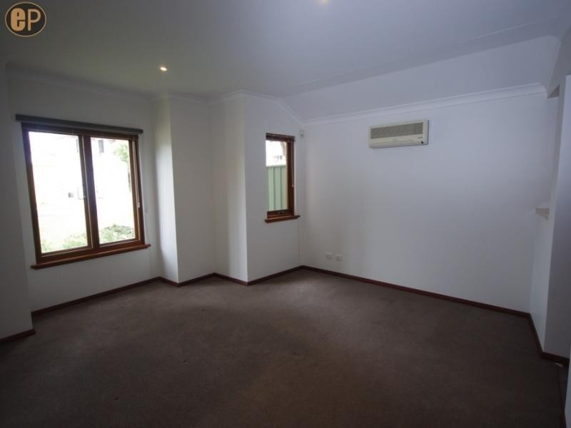 7B Clydesdale Street, Alfred Cove WA 6154