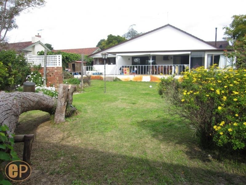41 Davy Street, Alfred Cove WA 6154