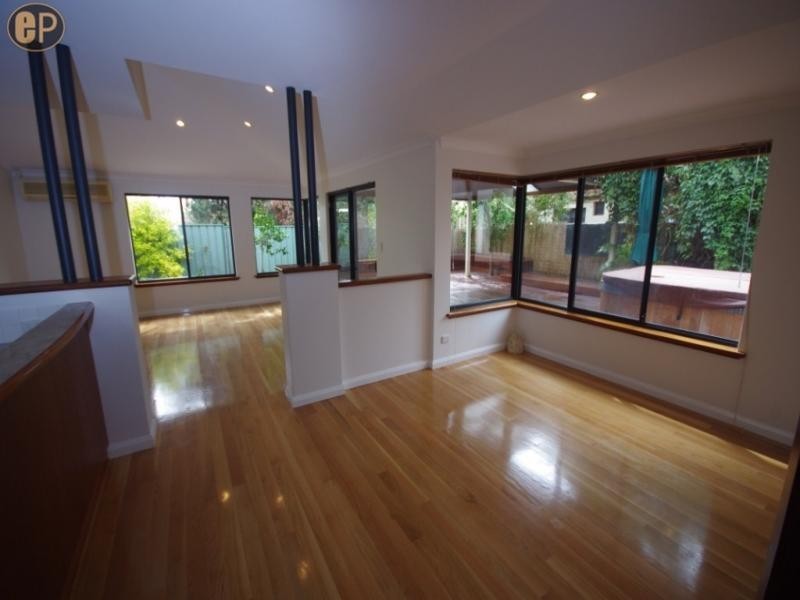7B Clydesdale Street, Alfred Cove WA 6154