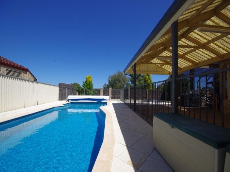 12 Paterson Gardens, Winthrop WA 6150