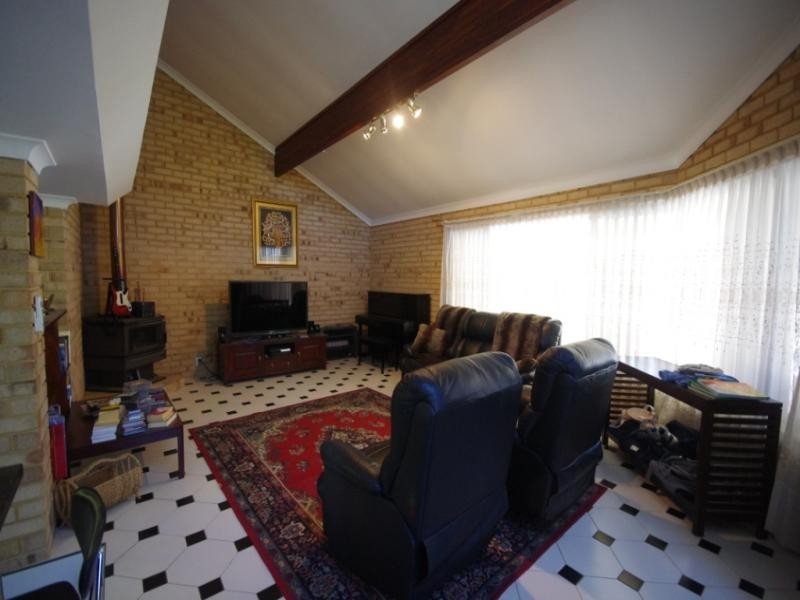 12 Paterson Gardens, Winthrop WA 6150