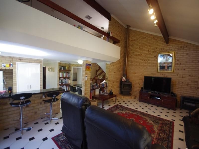 12 Paterson Gardens, Winthrop WA 6150