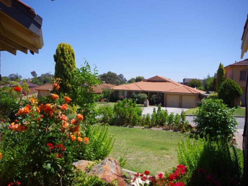 12 Paterson Gardens, Winthrop WA 6150
