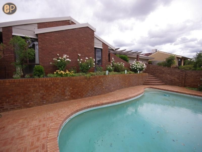 11 Pearson Crescent, Bull Creek WA 6149