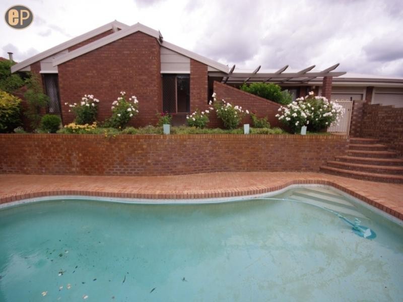 11 Pearson Crescent, Bull Creek WA 6149