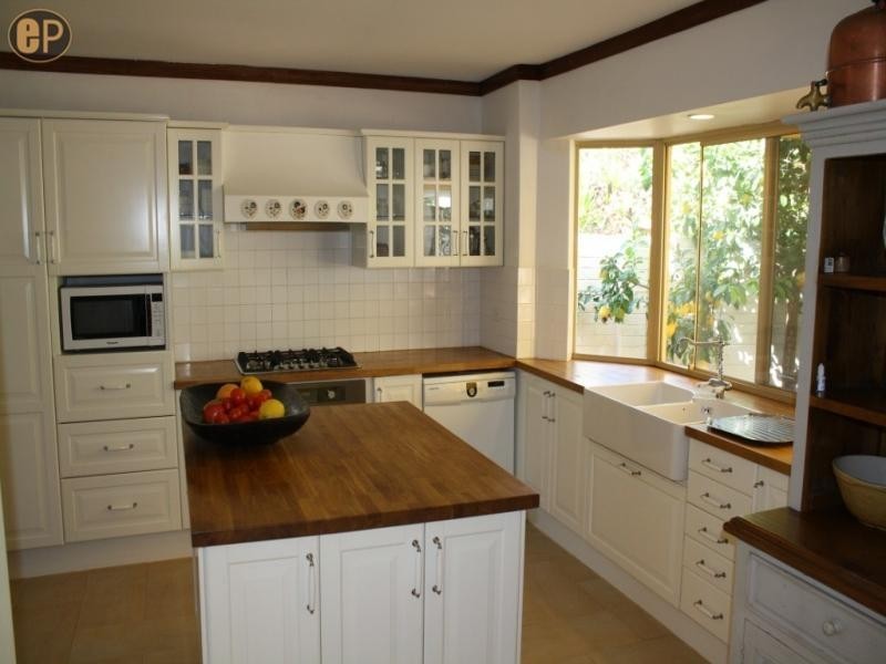 359 Riverton Drive, Shelley WA 6148