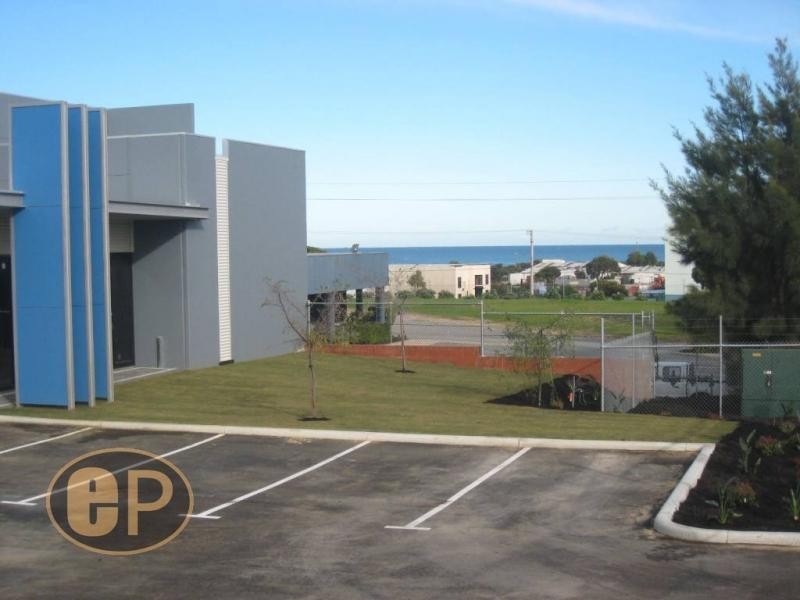 6 Emplacement Crescent, Hamilton Hill WA 6163