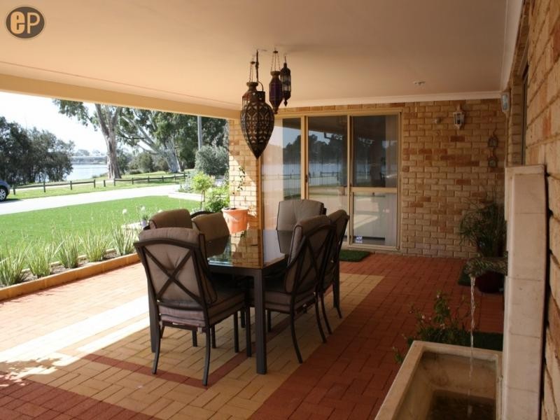 359 Riverton Drive, Shelley WA 6148