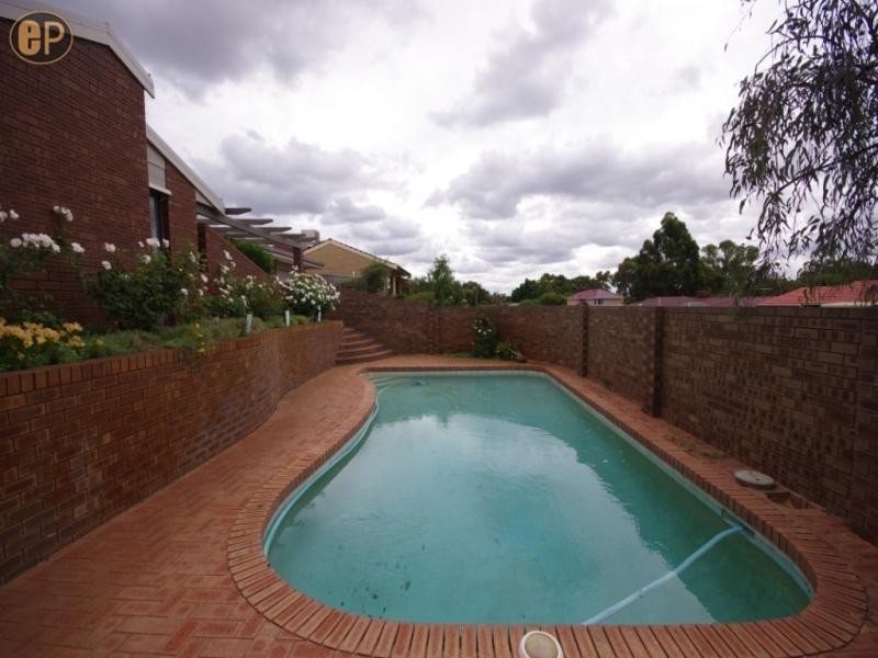 11 PEARSON CRESCENT, Bull Creek WA 6149