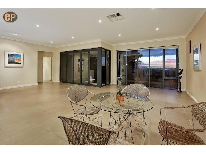 A/7 Braunton Street, Bicton WA 6157