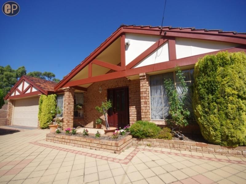 12 Barclay Road, Kardinya WA 6163