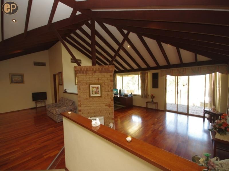 12 Barclay Road, Kardinya WA 6163