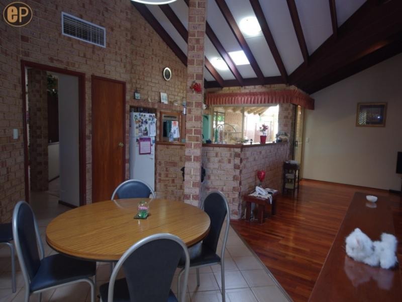 12 Barclay Road, Kardinya WA 6163