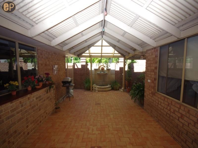 12 Barclay Road, Kardinya WA 6163