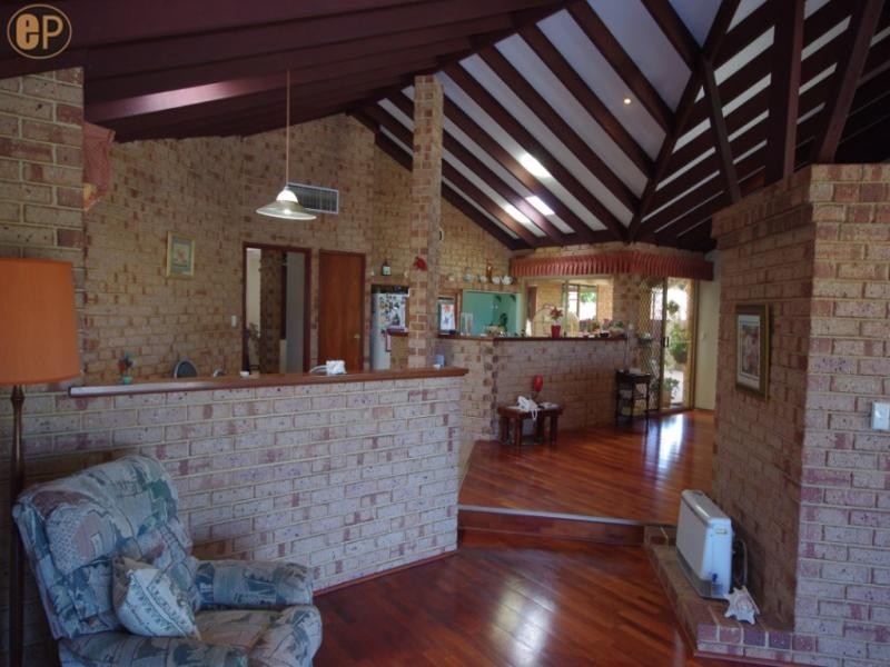 12 Barclay Road, Kardinya WA 6163