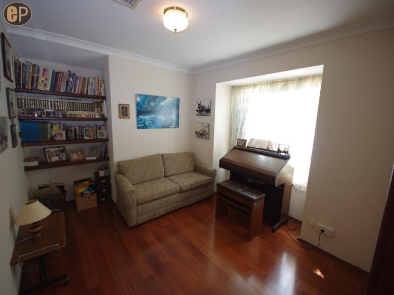 12 Barclay Road, Kardinya WA 6163