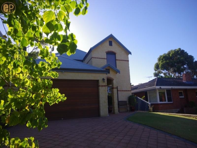 9A Money Road, Attadale WA 6156
