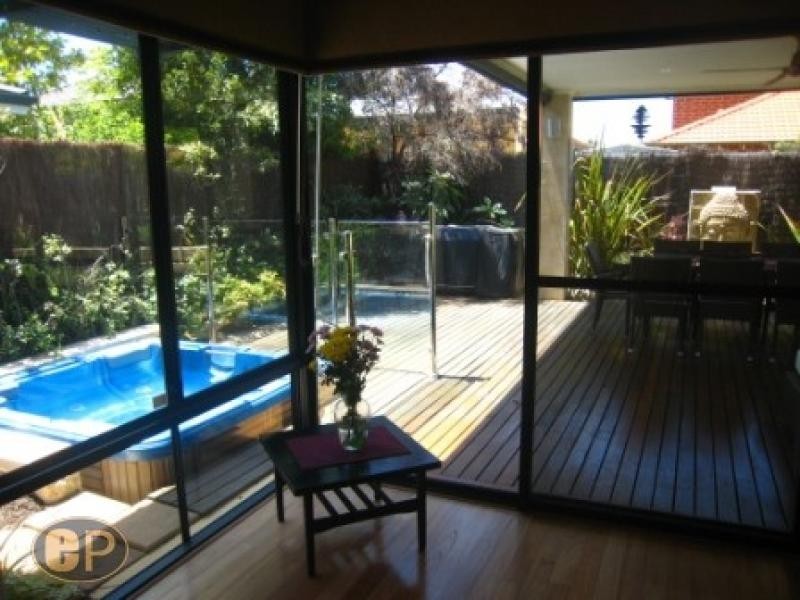 32 Gillon Street, Karawara WA 6152